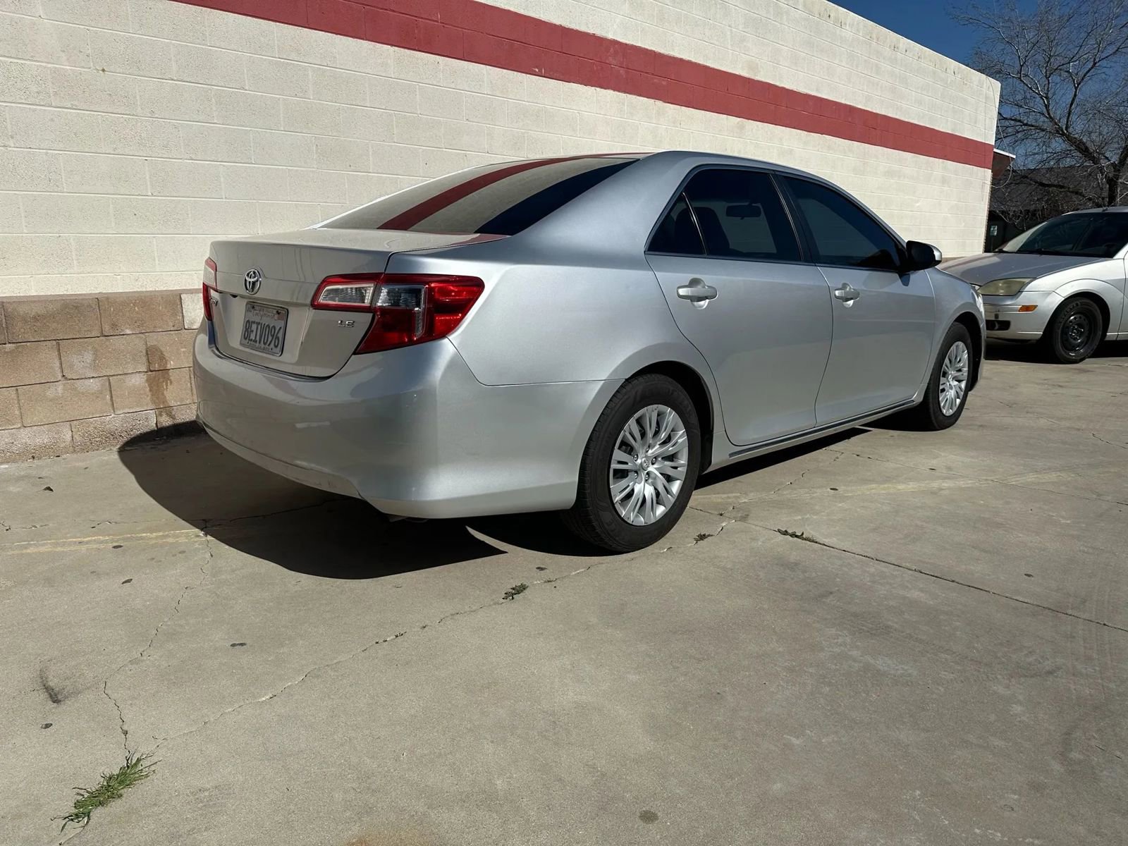 Used 2014 Toyota Camry LE image 7