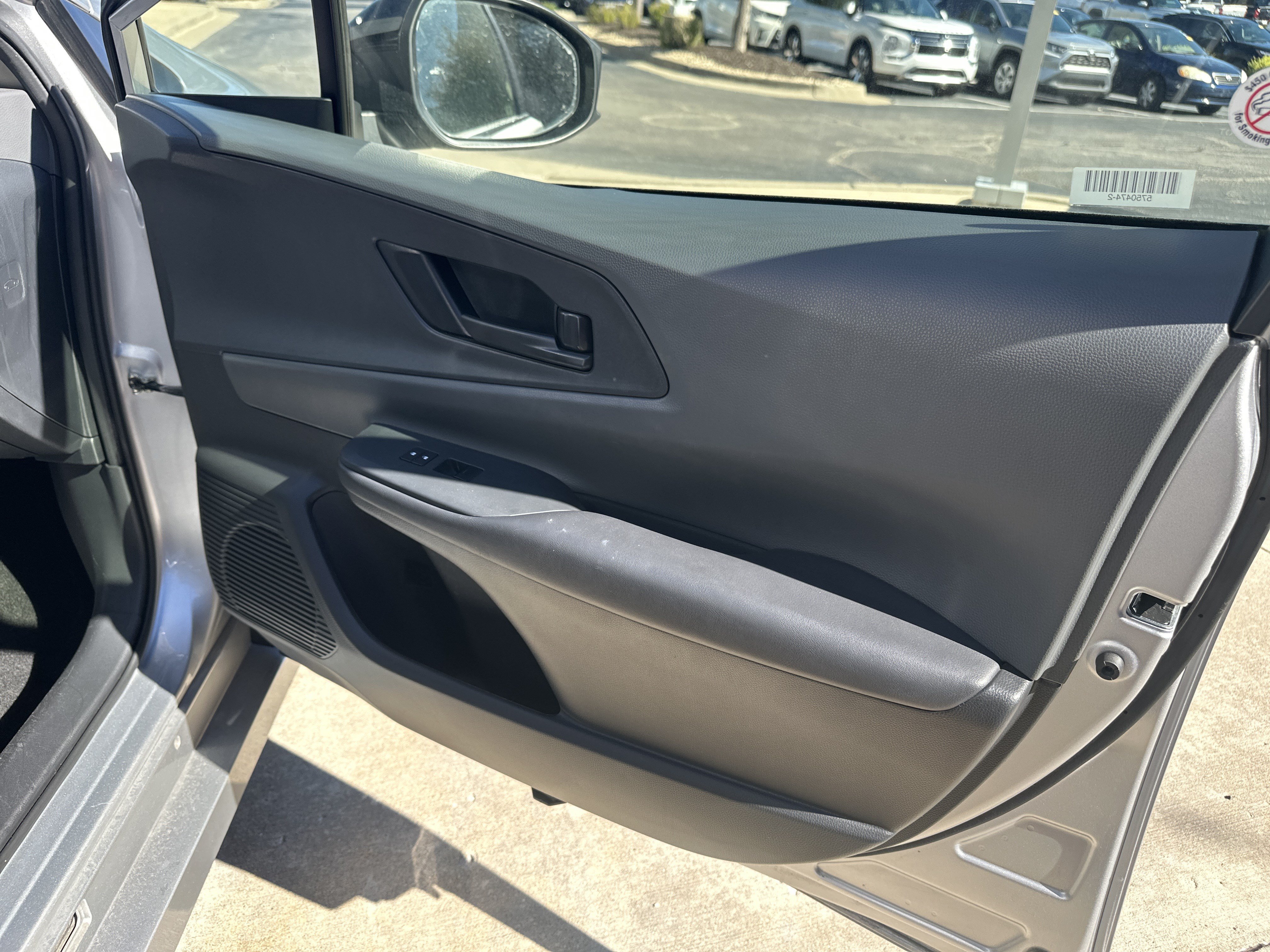 Used 2025 Toyota Prius LE FWD image 29