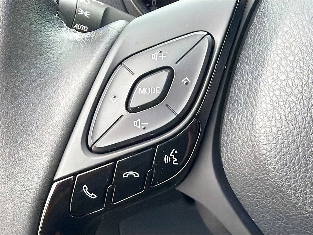 Used 2021 Toyota C-HR XLE FWD image 34