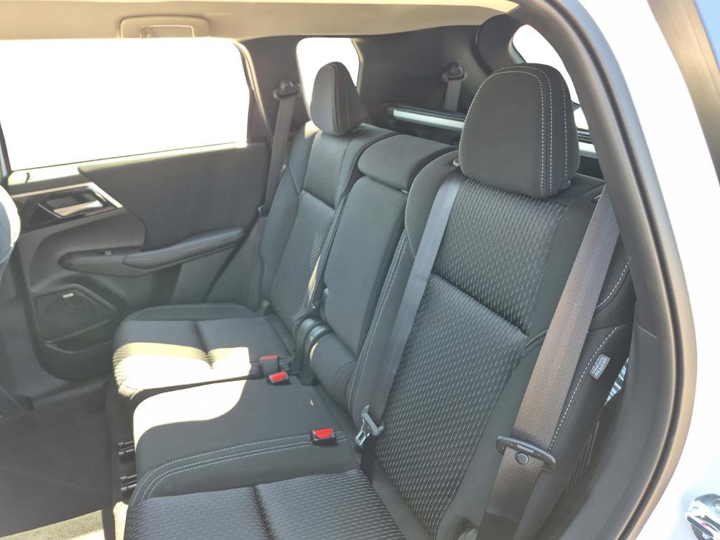 New 2026 Mitsubishi Outlander ES FWD image 27