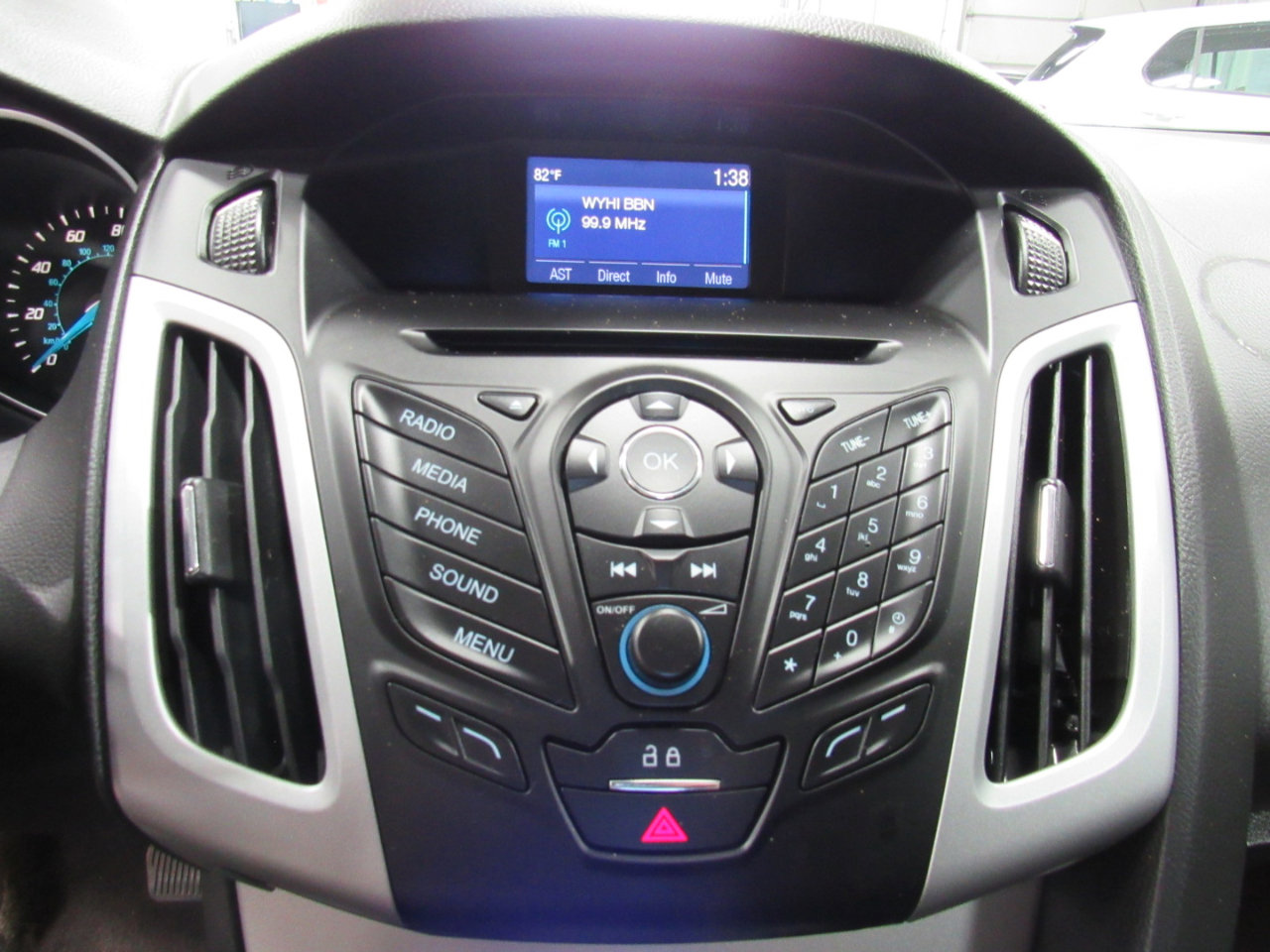 Used 2014 Ford Focus SE image 15