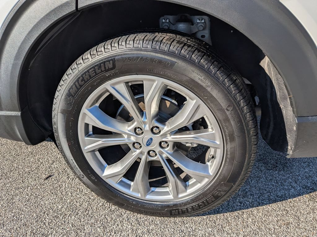 Used 2022 Ford Explorer XLT AWD/4WD image 16