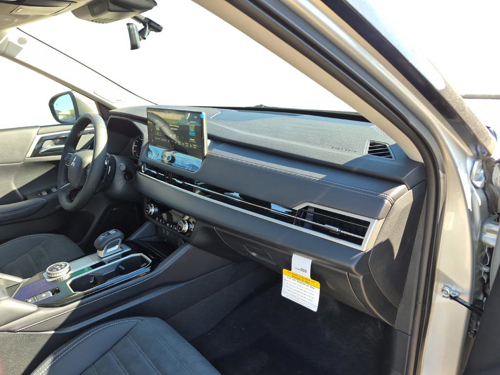 New 2026 Mitsubishi Outlander SE image 28