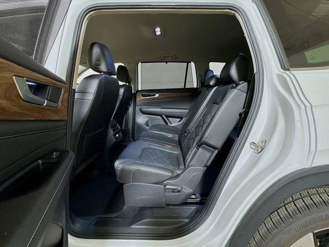Used 2025 Volkswagen Atlas SE FWD image 22