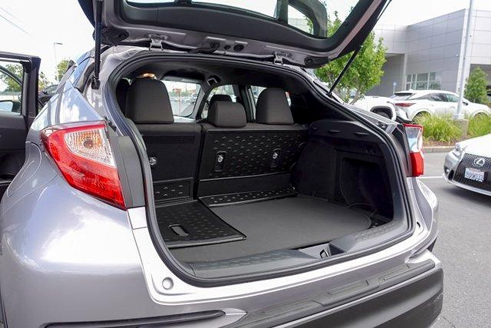 Certified 2019 Toyota C-HR XLE FWD image 24
