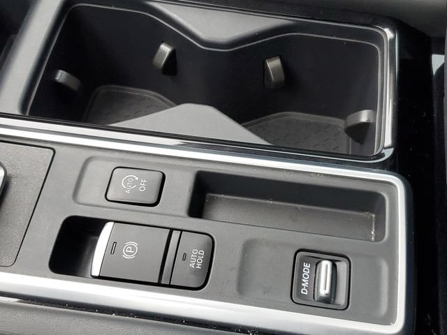 Used 2025 Nissan Pathfinder SV w/ SV Premium Package FWD image 33