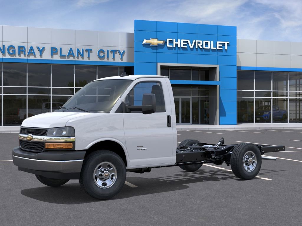 New 2025 Chevrolet Express 3500 w/ Power Convenience Package RWD video 2