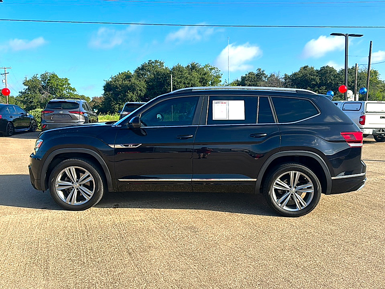 Used 2018 Volkswagen Atlas SEL w/ R-Line Package AWD/4WD image 5