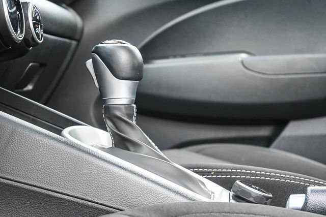 Certified 2025 Hyundai Venue SEL image 25