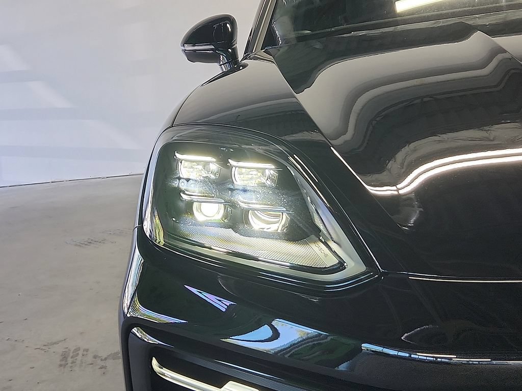 New 2026 Porsche Cayenne Coupe AWD/4WD image 9