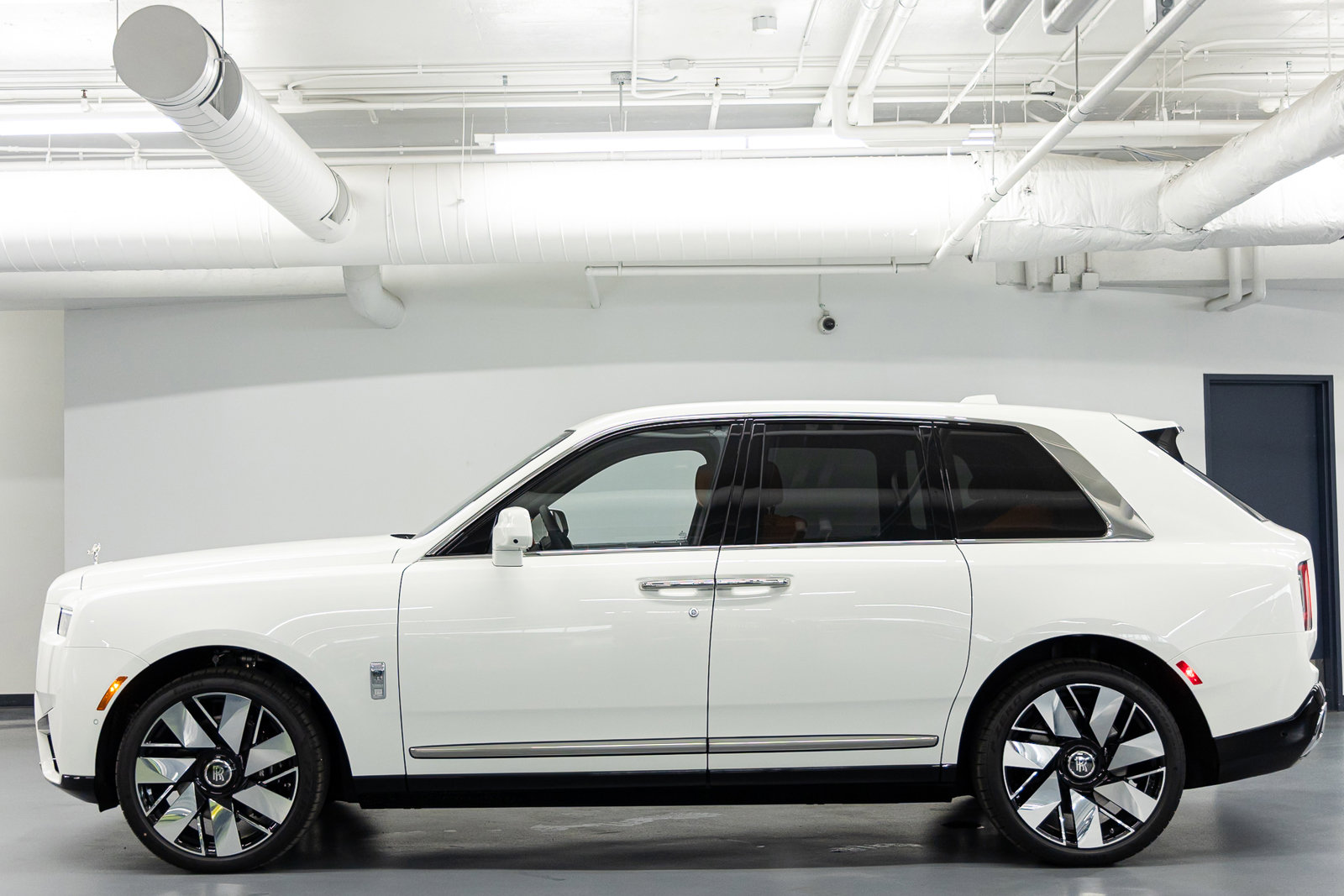 New 2026 Rolls-Royce Cullinan image 3