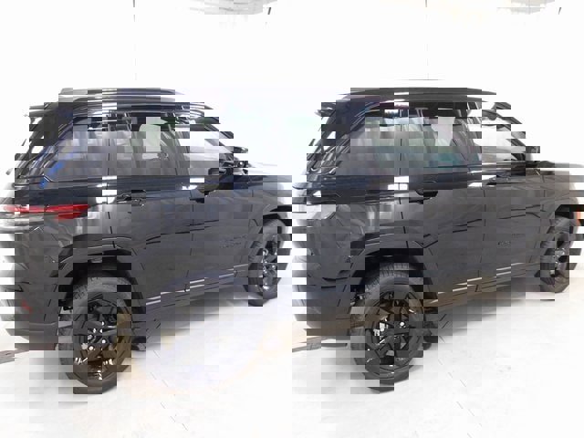 New 2025 Jeep Grand Cherokee Limited w/ Black Appearance Package image 3