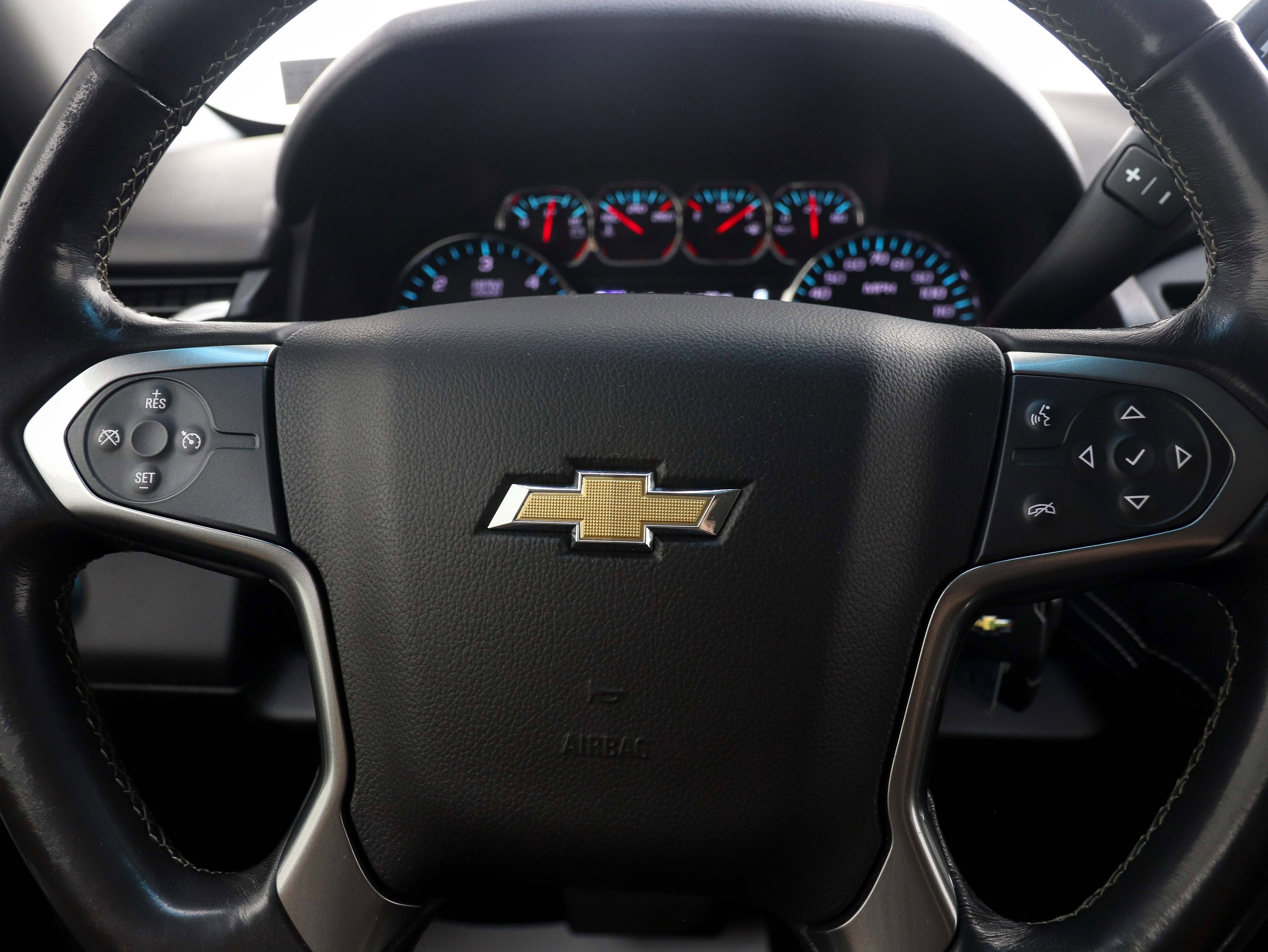 Used 2018 Chevrolet Suburban LS w/ Skid Plate Package image 23