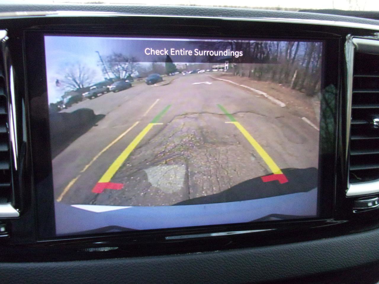 Used 2023 Chrysler Pacifica Touring-L image 28