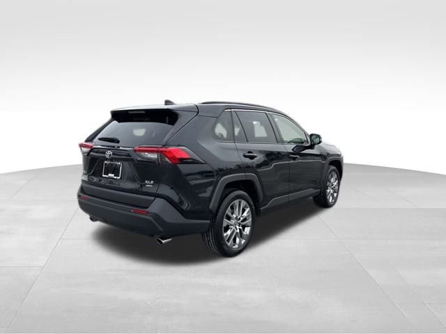 Used 2023 Toyota RAV4 XLE Premium image 6