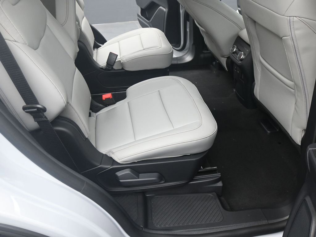 New 2026 Ford Explorer Active w/ Active Comfort Package image 18