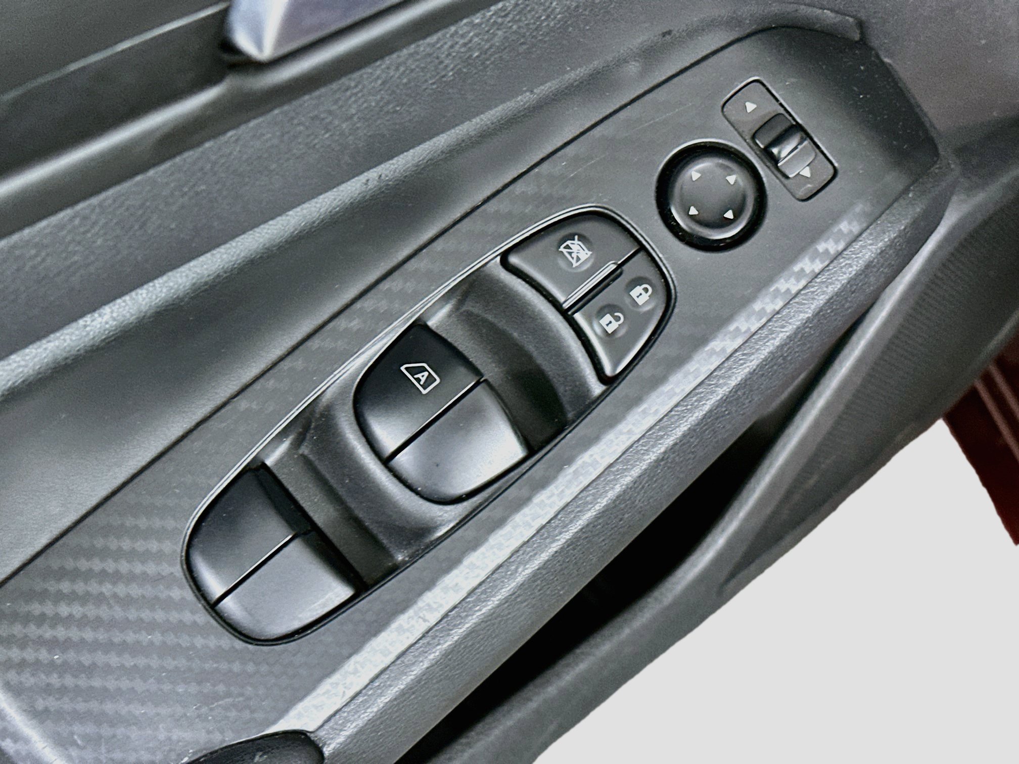 Used 2025 Nissan Altima 2.5 SV FWD image 15