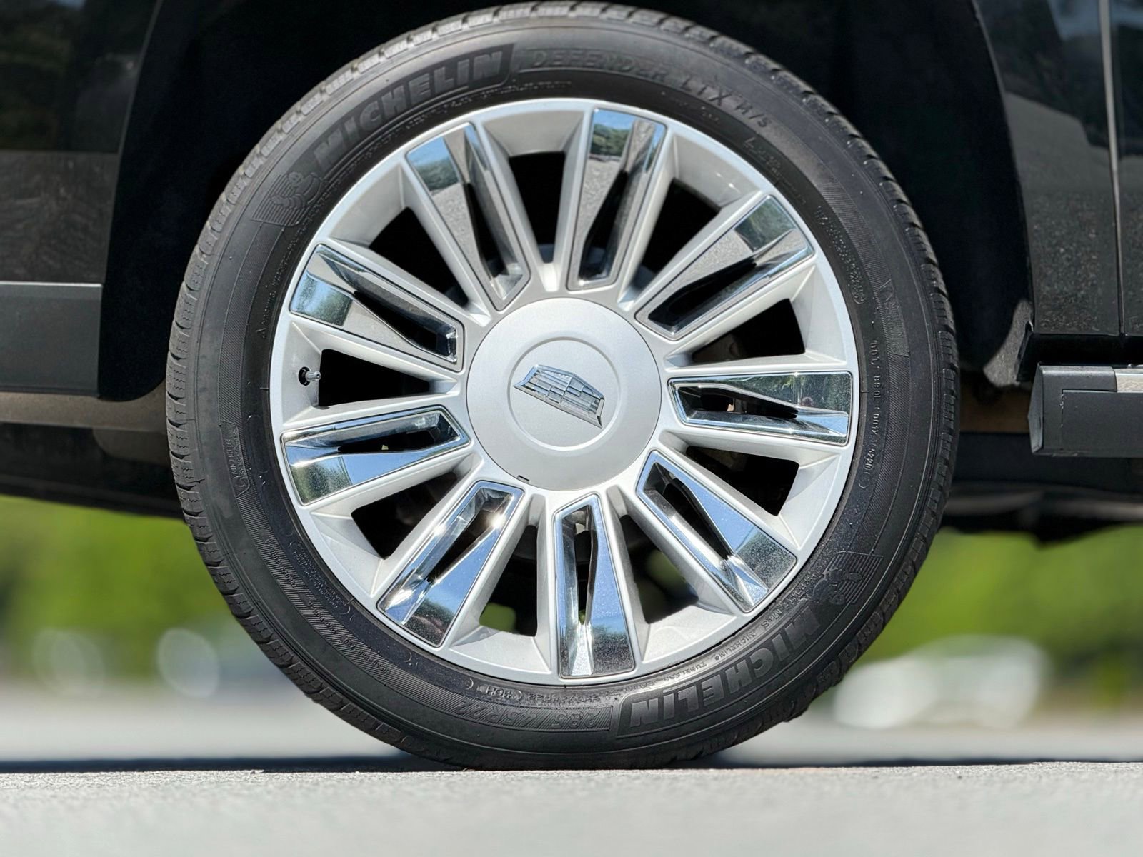 Used 2019 Cadillac Escalade ESV Platinum AWD/4WD image 20