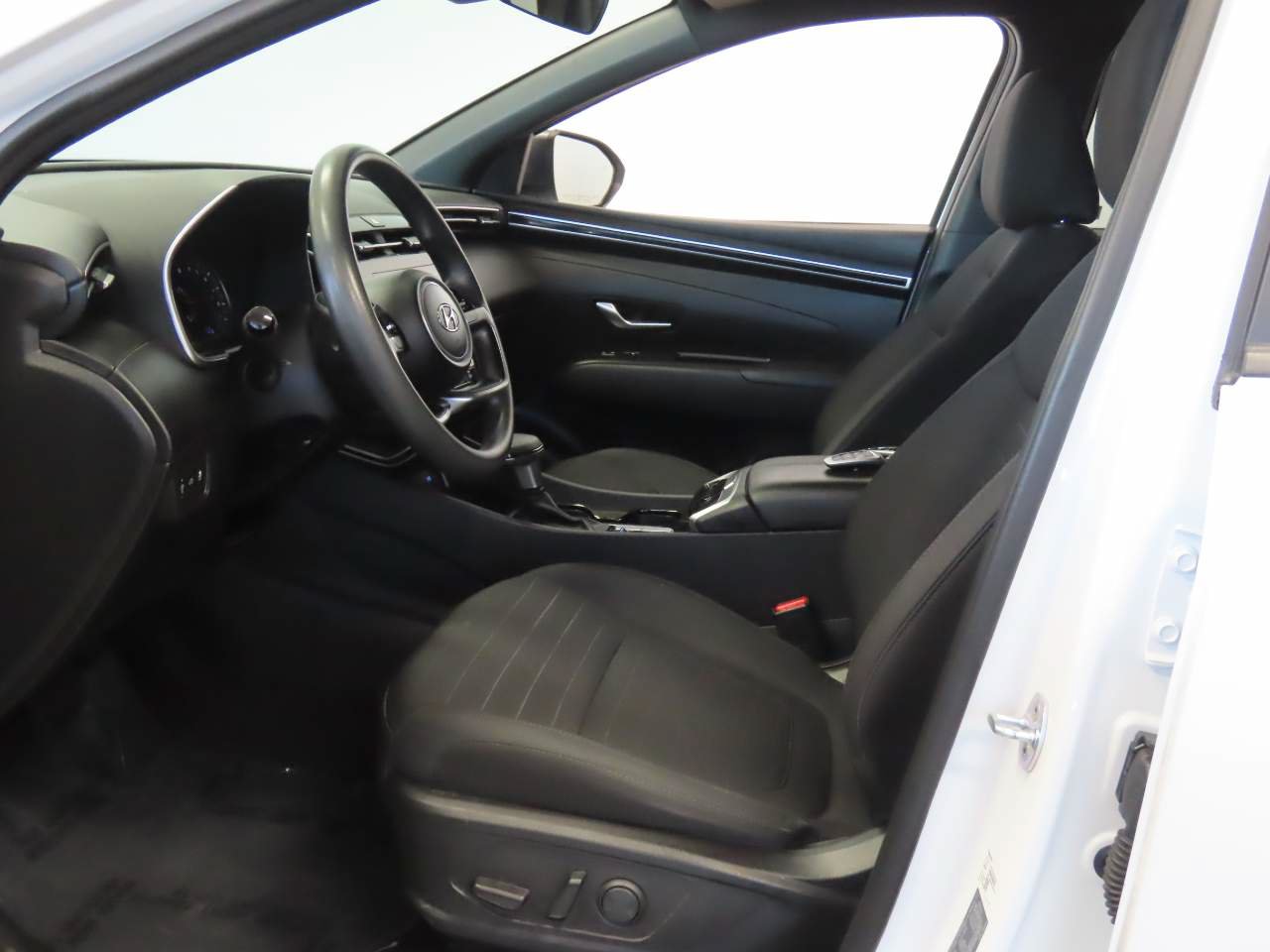 Used 2022 Hyundai Santa Cruz SEL w/ Cargo Package FWD image 17