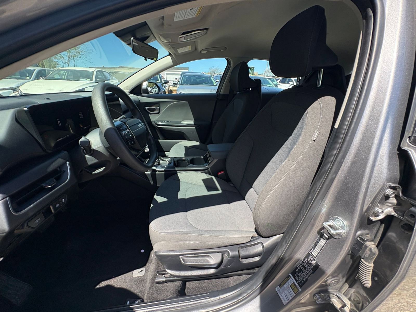 Used 2025 Kia K4 FWD image 24