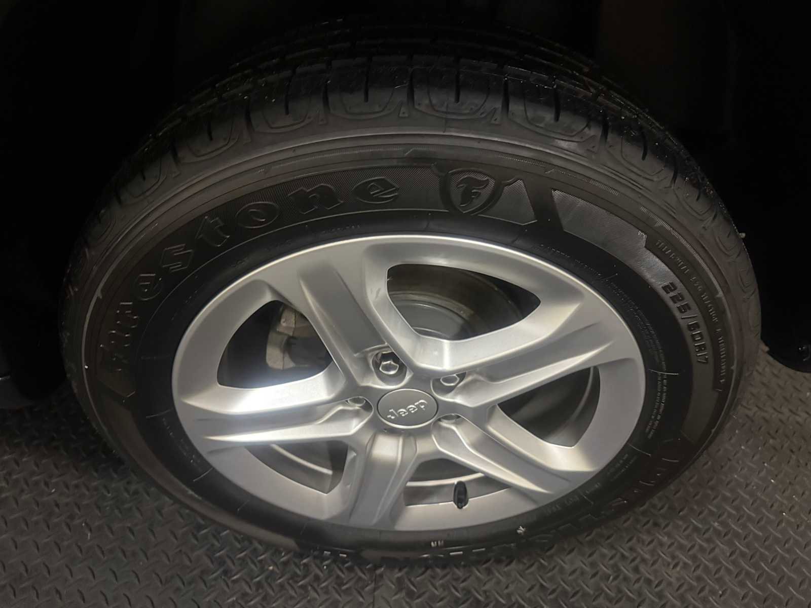 Used 2023 Jeep Compass Latitude image 9