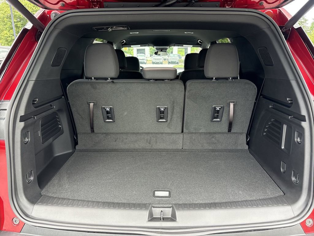 New 2025 Chevrolet Traverse LT image 27