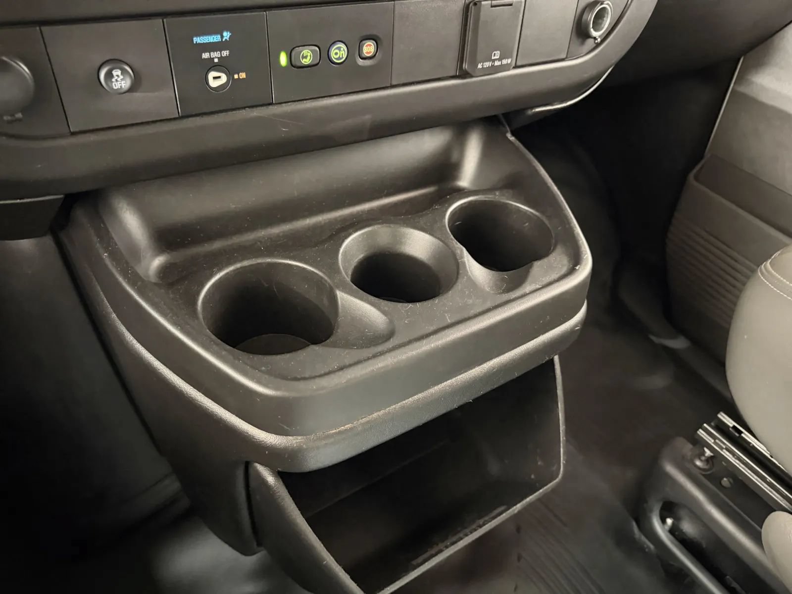 Used 2018 Chevrolet Express 2500 RWD image 22