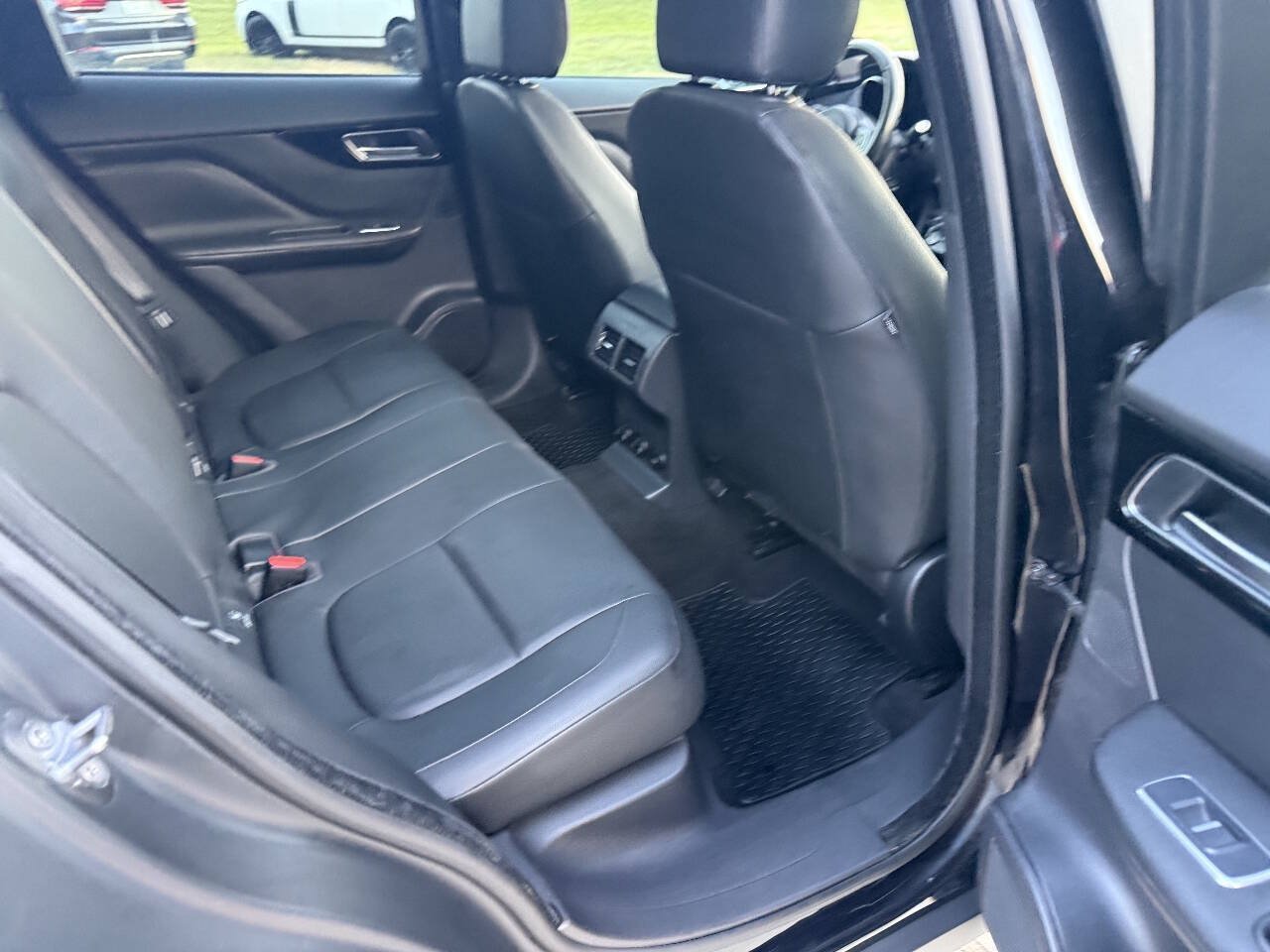 Used 2018 Jaguar F-PACE Premium AWD/4WD image 26