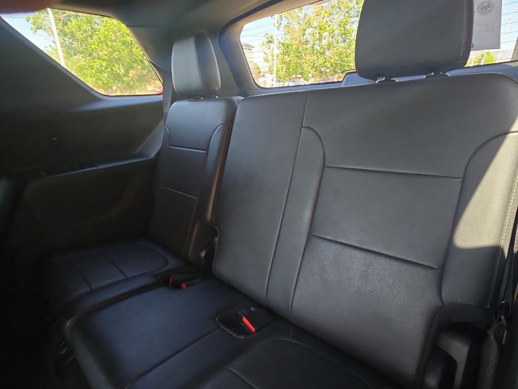 Used 2023 Chevrolet Traverse Premier image 36