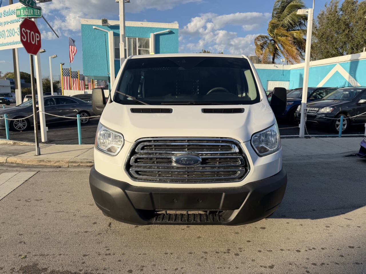 Used 2018 Ford Transit 250 130 Low Roof w/ Exterior Upgrade Package RWD image 2