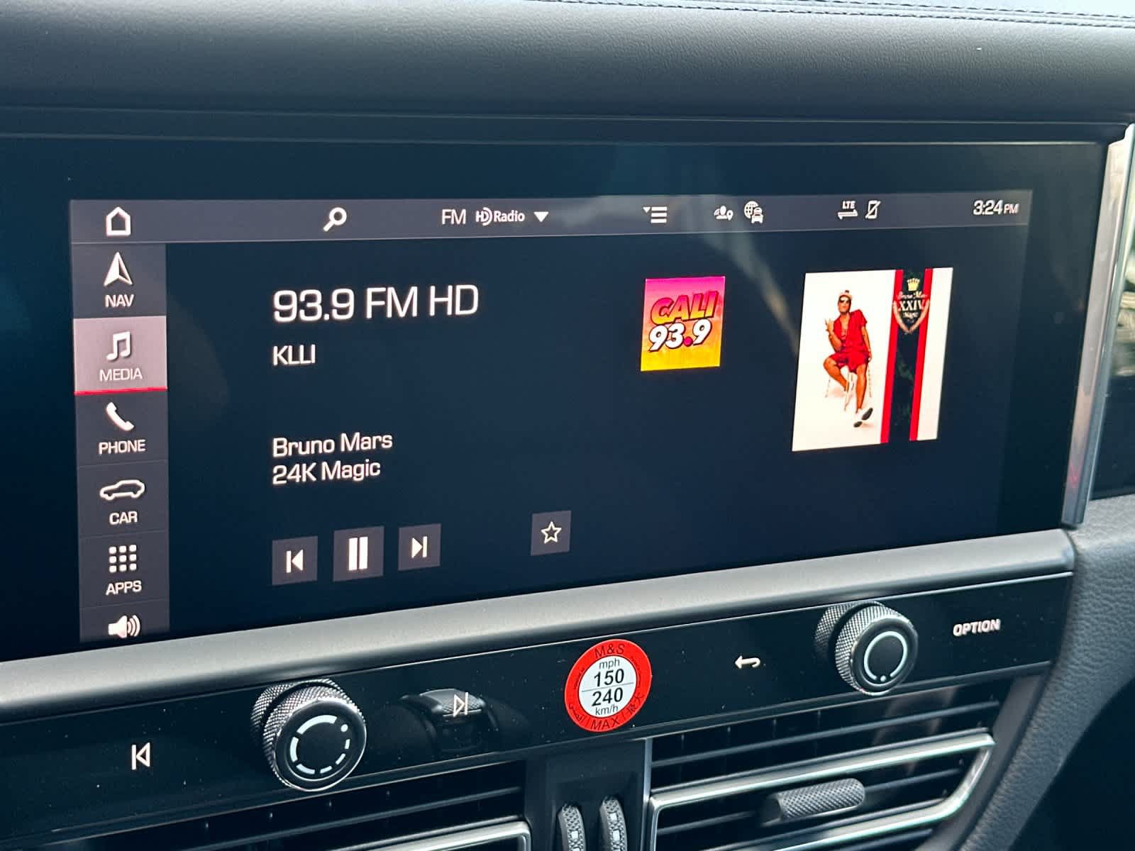 New 2026 Porsche Macan AWD/4WD image 21