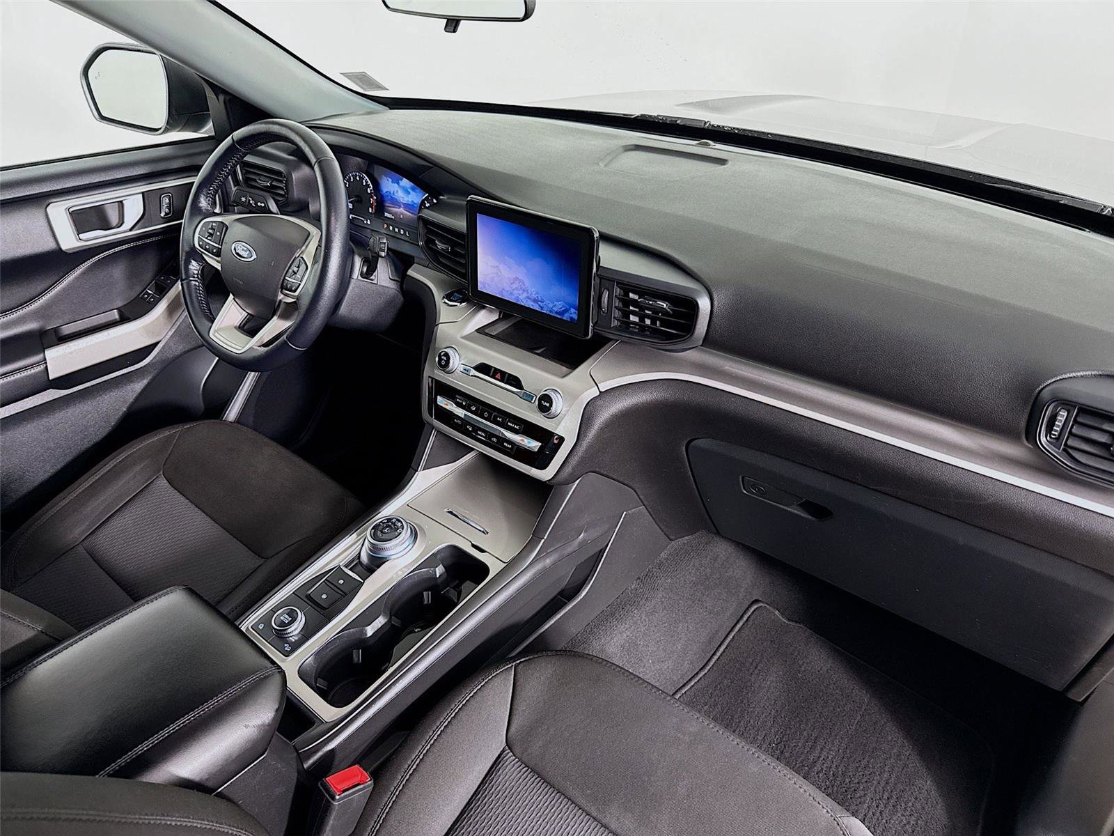 Used 2022 Ford Explorer XLT w/ Class IV Trailer Tow Package image 29