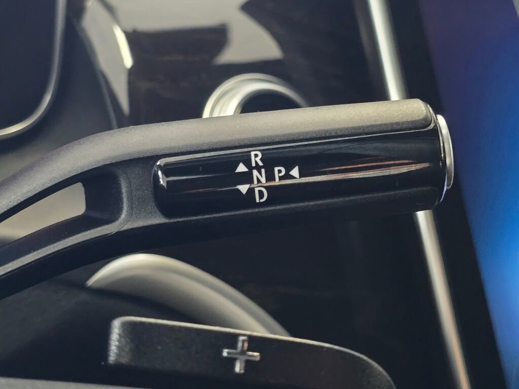 Used 2024 Mercedes-Benz GLC 300 4MATIC image 30