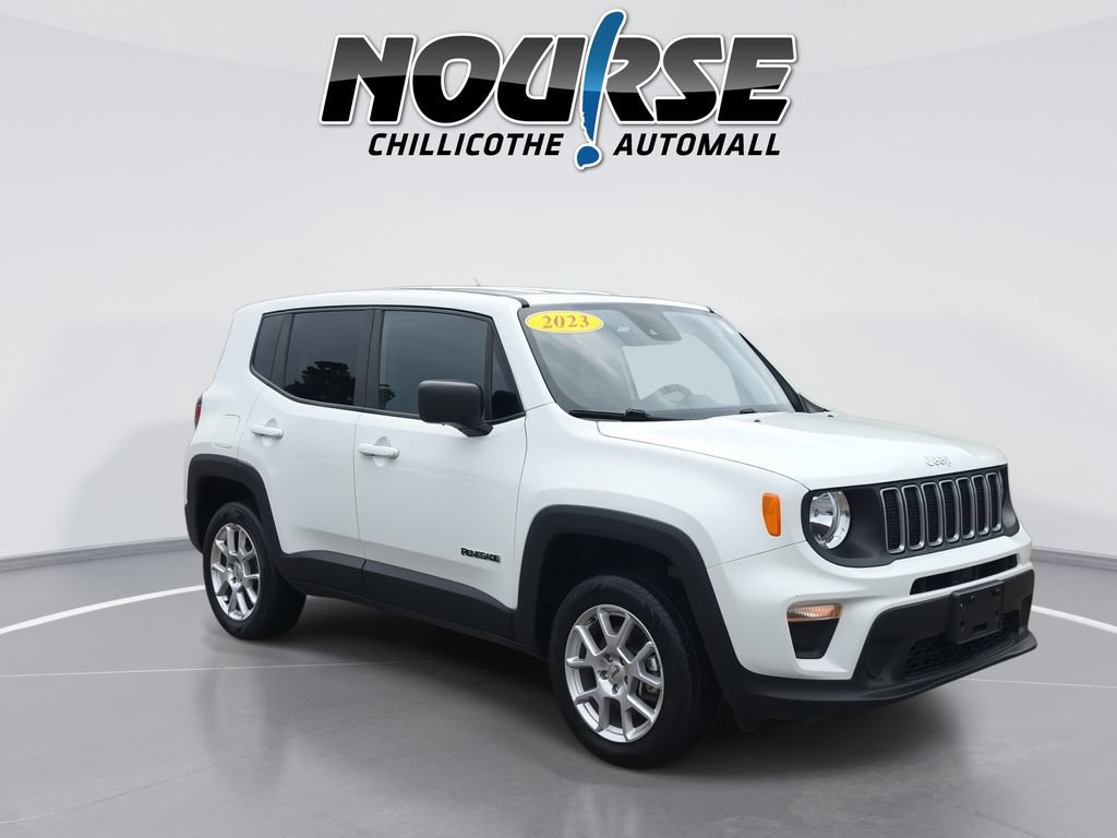 Used 2023 Jeep Renegade Latitude AWD/4WD image 2