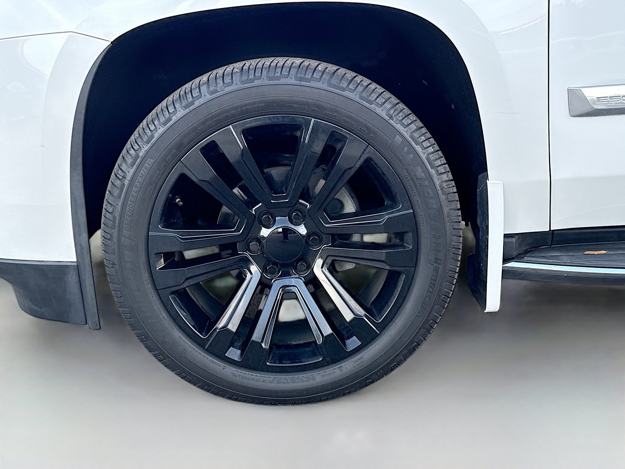 Used 2016 Cadillac Escalade Luxury RWD image 44