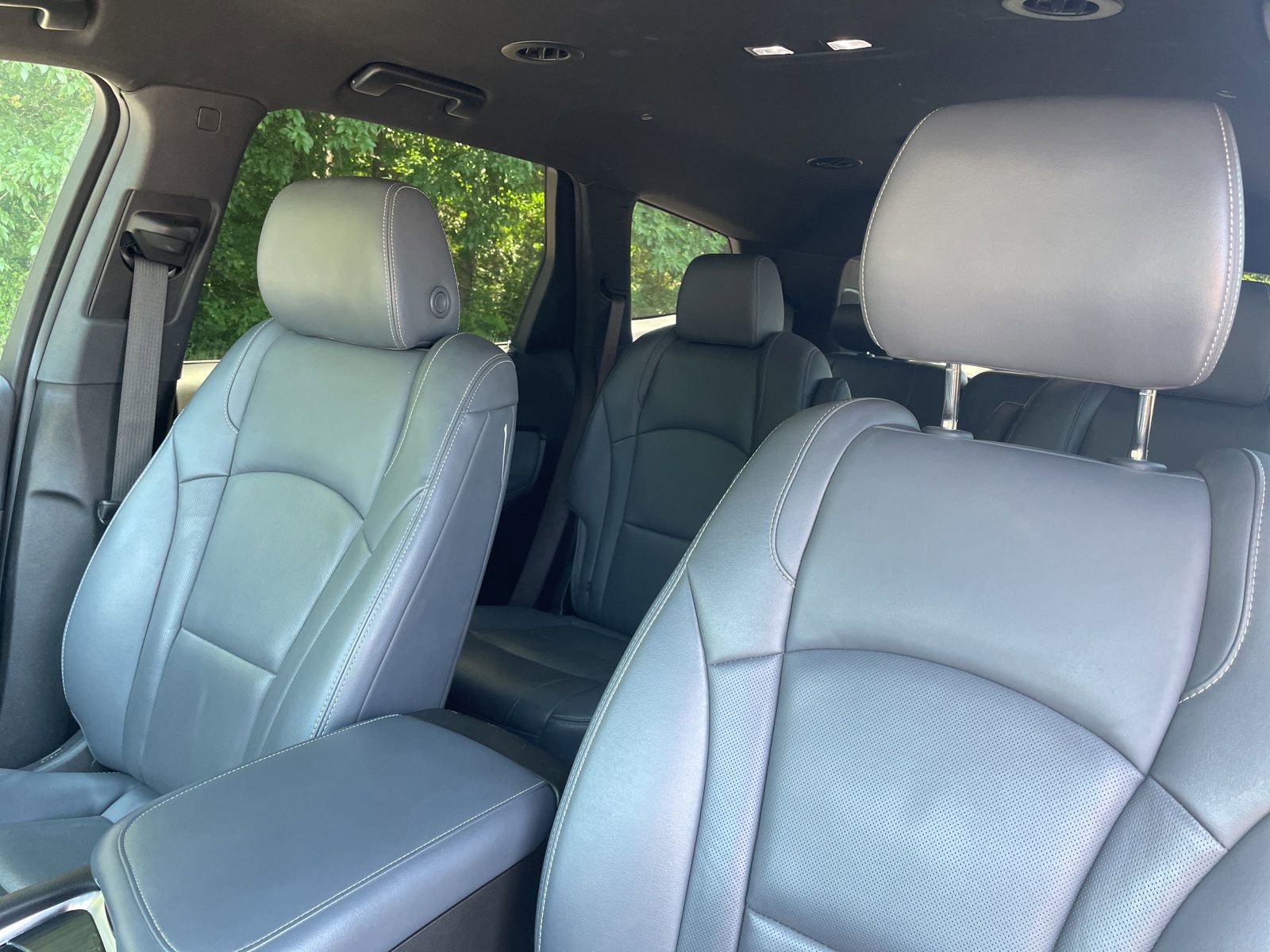 Used 2024 Buick Enclave Premium AWD/4WD image 21