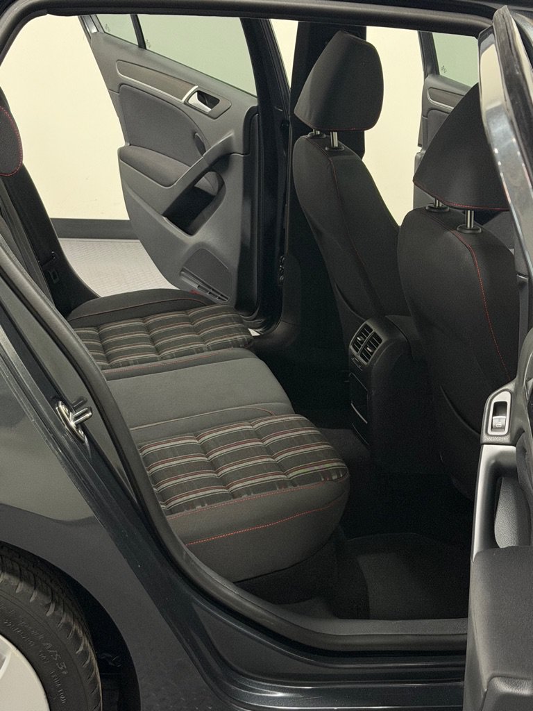 Used 2010 Volkswagen GTI 4-Door FWD image 10