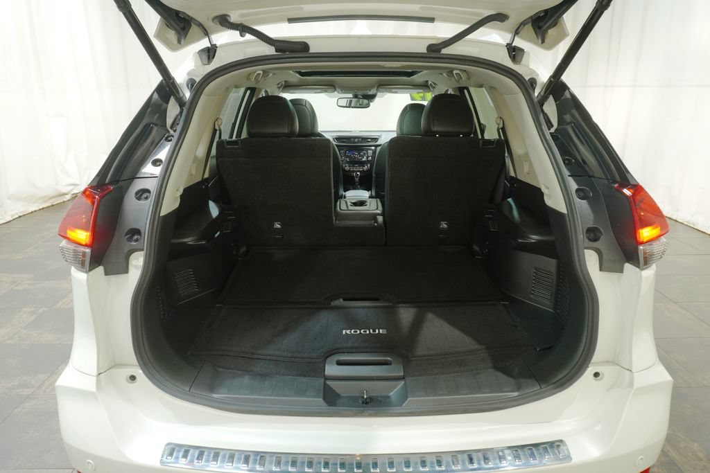 Used 2019 Nissan Rogue SL w/ Premium Package AWD/4WD image 6