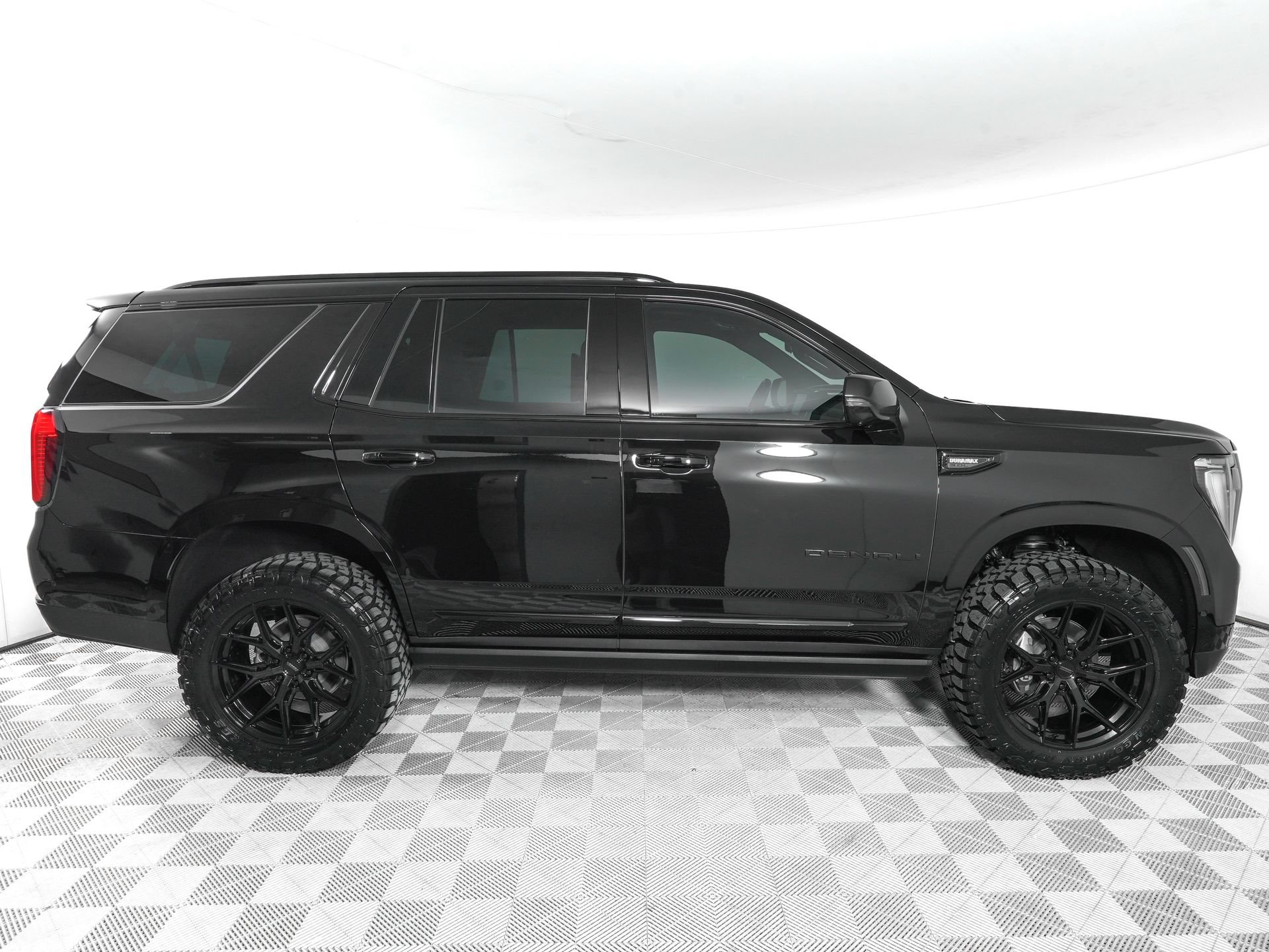 Used 2026 GMC Yukon Denali w/ Denali Reserve Package AWD/4WD image 4