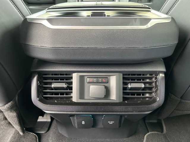 New 2023 Ford F150 Lightning Platinum image 30