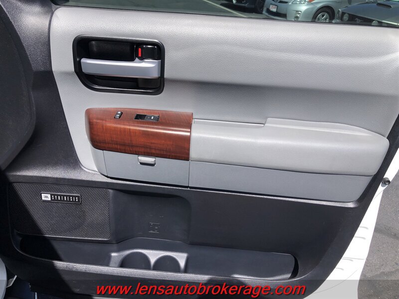 Used 2017 Toyota Sequoia Platinum AWD/4WD image 24