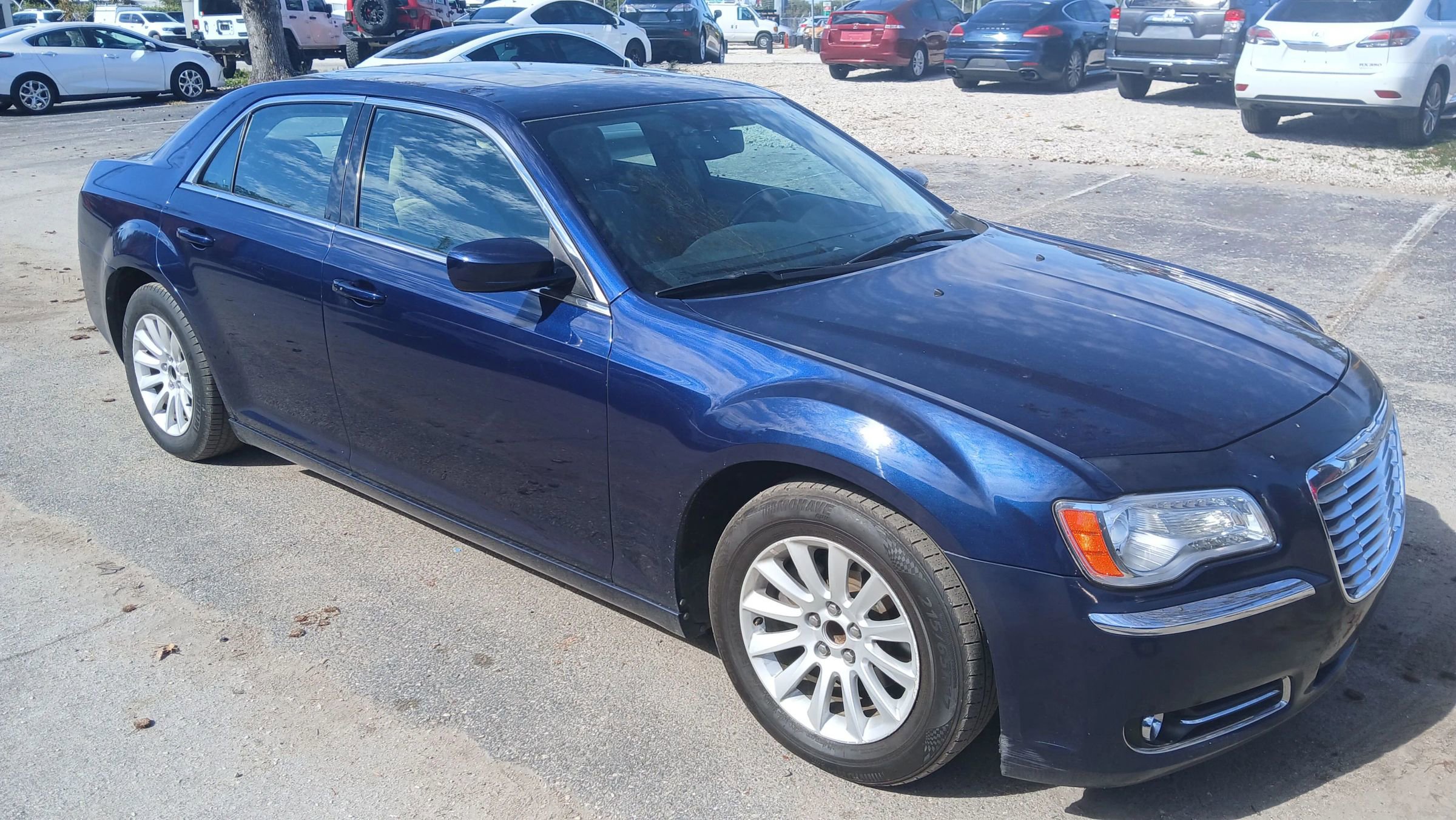 Used 2013 Chrysler 300 w/ Driver Convenience Group RWD image 9