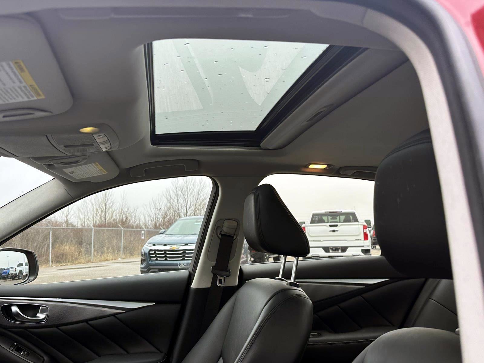 Used 2015 INFINITI Q50 Premium image 17