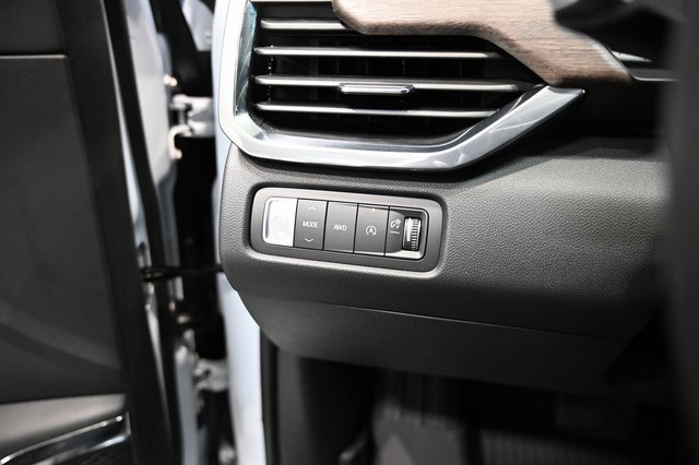 New 2026 GMC Acadia Denali Ultimate w/ LPO, Floor Liner Package image 28