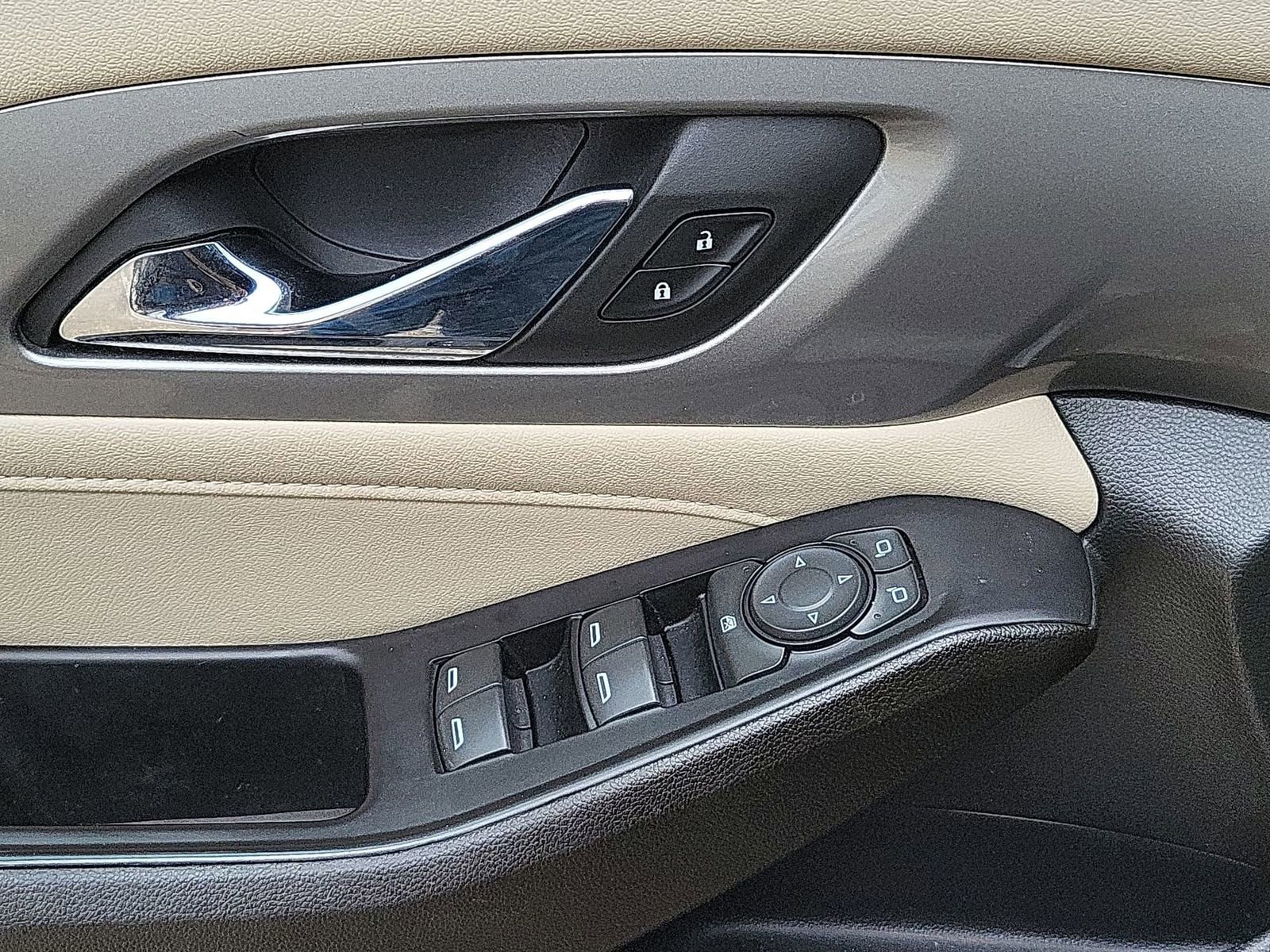 Certified 2023 Chevrolet Traverse LS FWD image 22