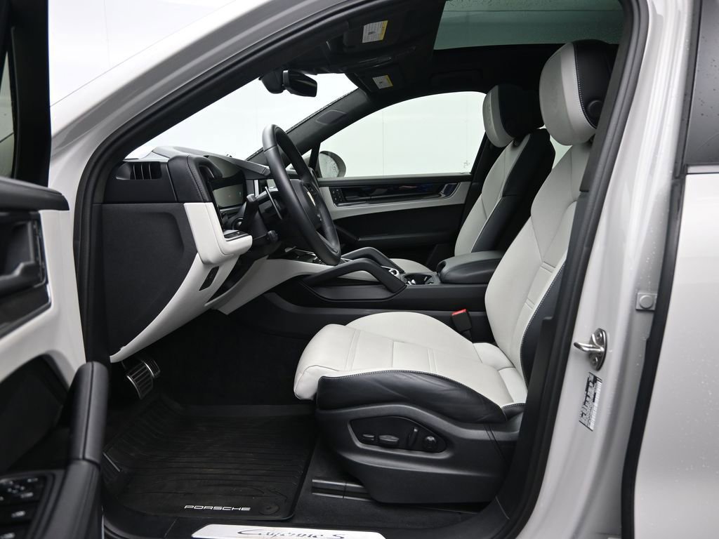 Used 2024 Porsche Cayenne S image 27