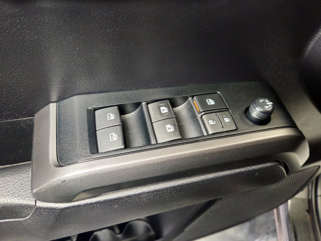 Used 2020 Toyota Tacoma TRD Sport AWD/4WD image 9