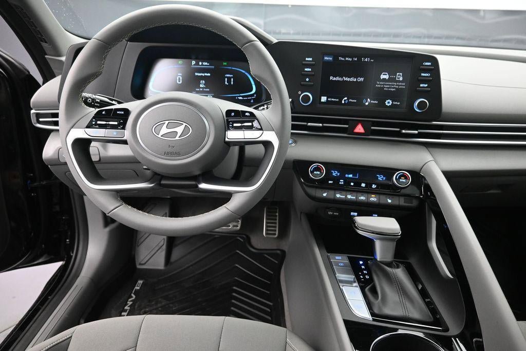 New 2026 Hyundai Elantra SEL Sport Premium FWD image 11
