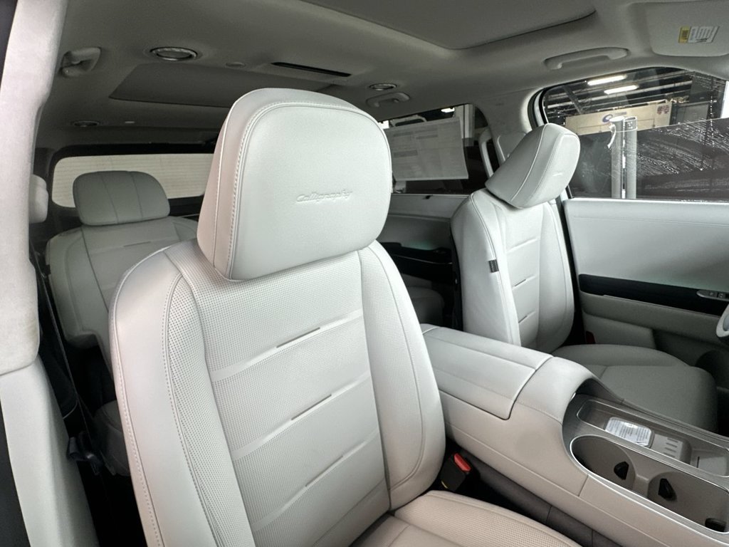 New 2027 Hyundai Palisade Calligraphy FWD image 27