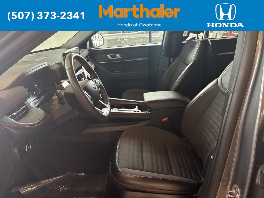 Used 2025 Ford Explorer ST-Line image 9